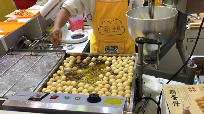 Versatile Mini Donut Fryer Machine , Gas Donut Machine 3 Molds 450 PCS/H 0